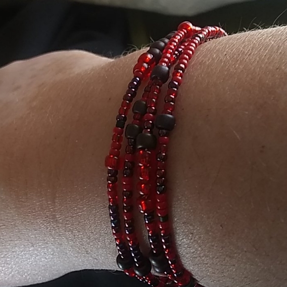 Memory wire beaded bracelets - Picture 3 of 4